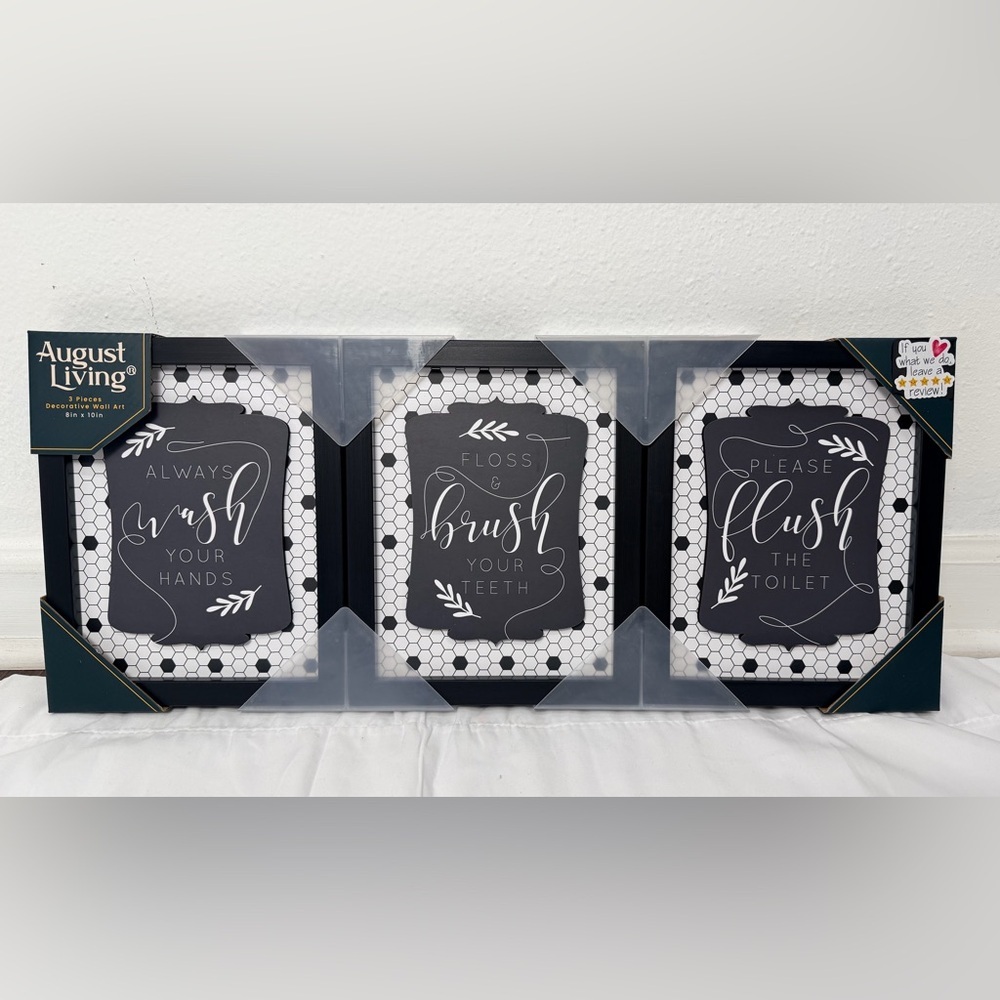 Black and‎ White Bathroom Wall Art Set